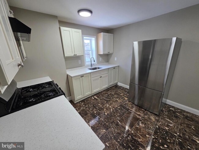 Building Photo - 107 Walnut Ave