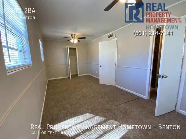 Building Photo - Newly Renovated 3-bedroom 2-bath House in ...