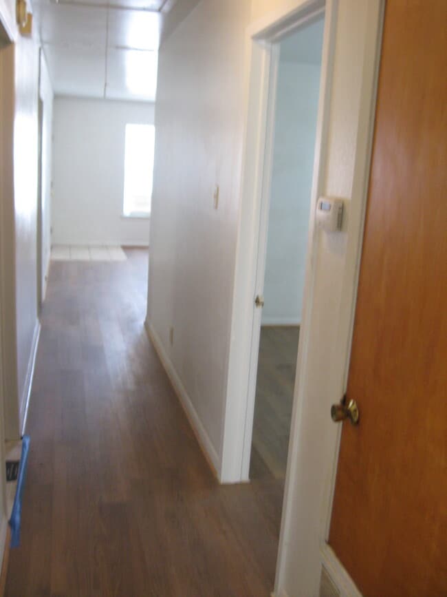 Building Photo - 1213 Park St