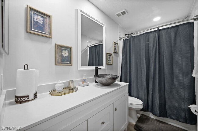 Building Photo - 9570 Crescent Garden Dr