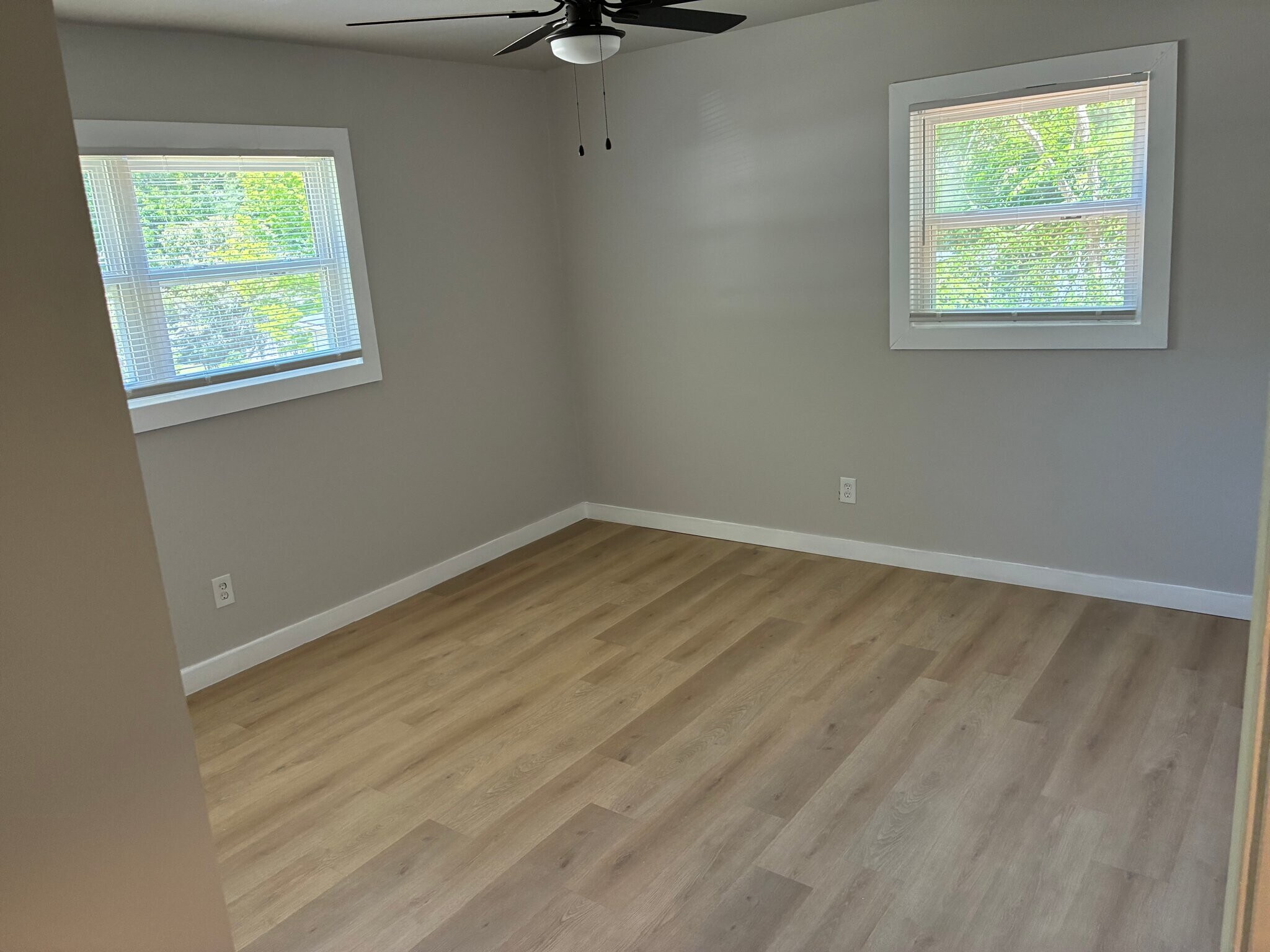 Building Photo - 6109 Oakwood Cir SW