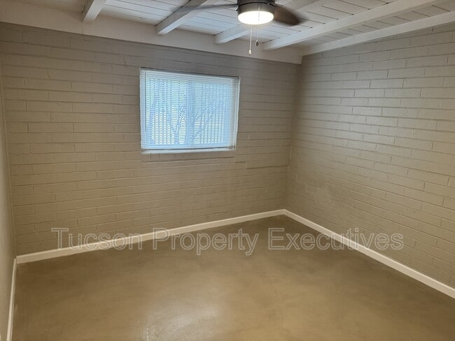 Building Photo - 3317 N Howard Blvd