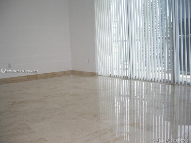 Building Photo - 1050 Brickell Ave