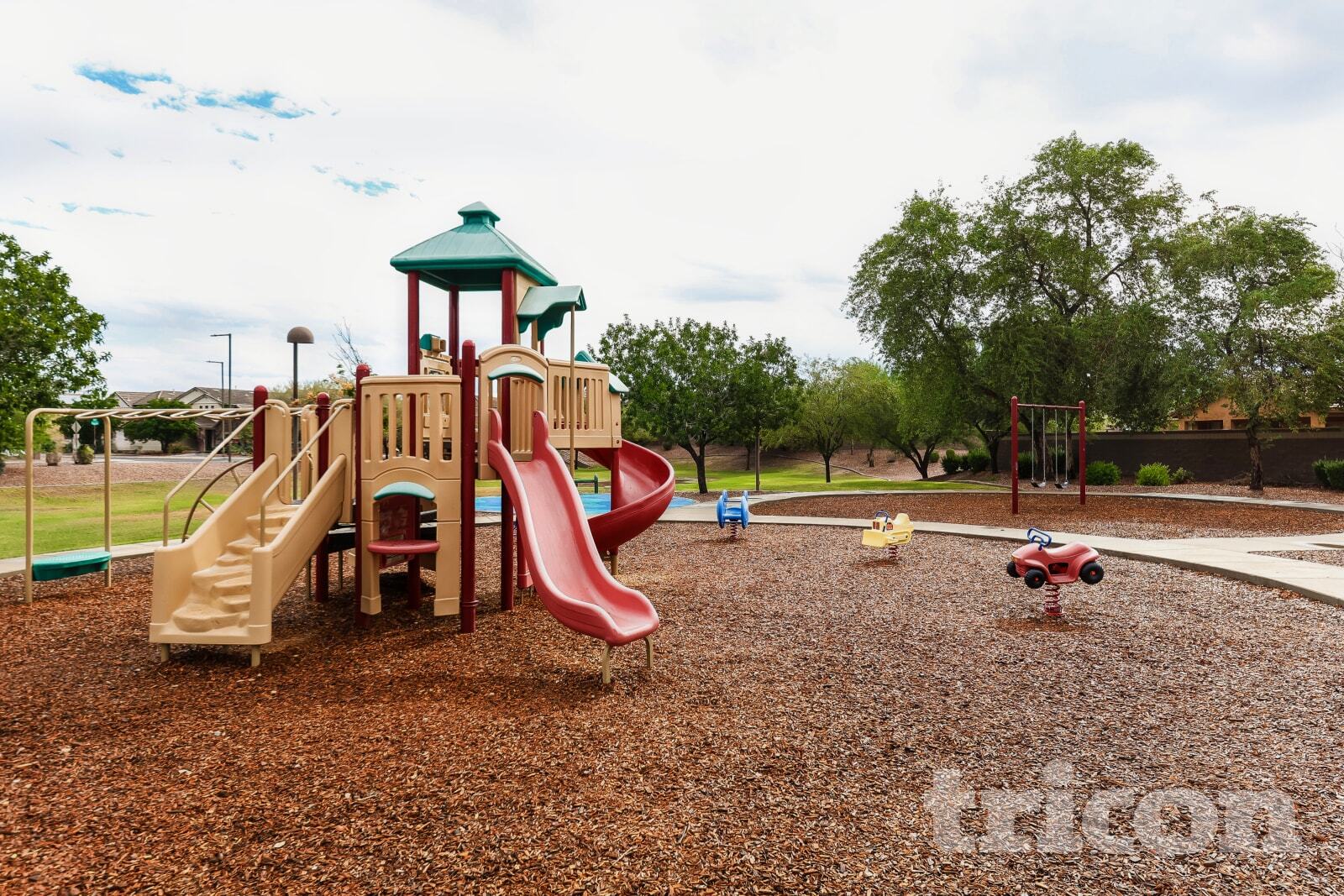 Building Photo - 30094 W Clarendon Ave