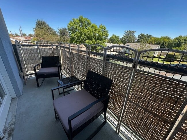Building Photo - Welcome to this stunning two-story ADU hom...