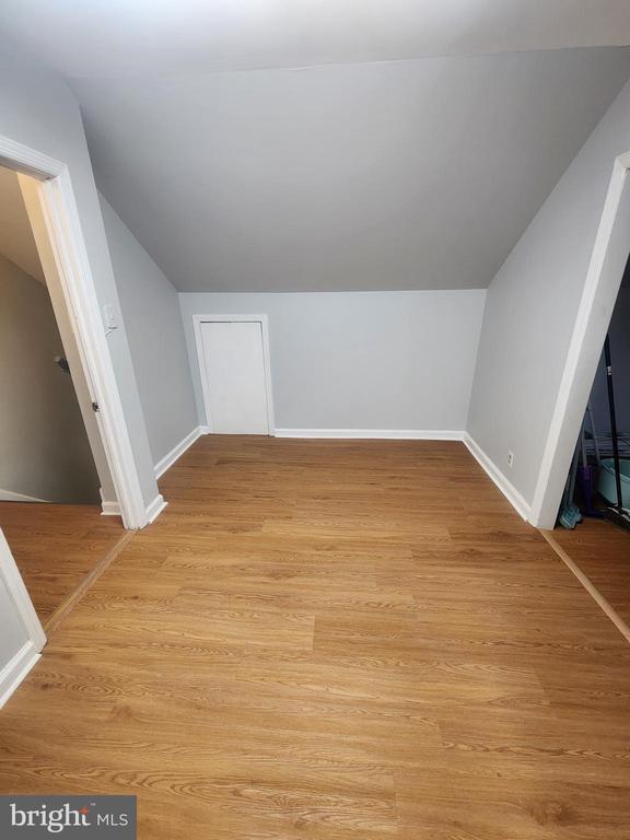 Building Photo - 17 Malan Ave