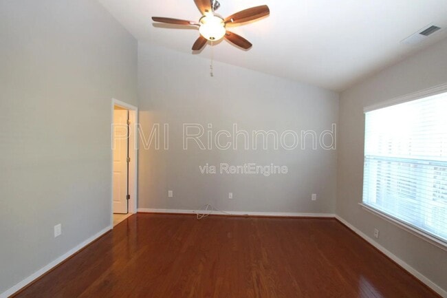 Building Photo - 637 Abbey Village Cir