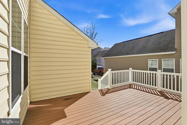 Building Photo - 1312 Volunteer Dr