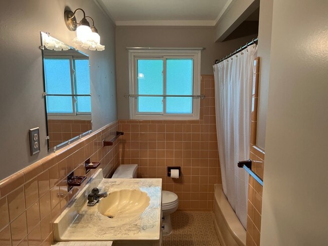 Building Photo - 3 Bedroom Home in Frasier