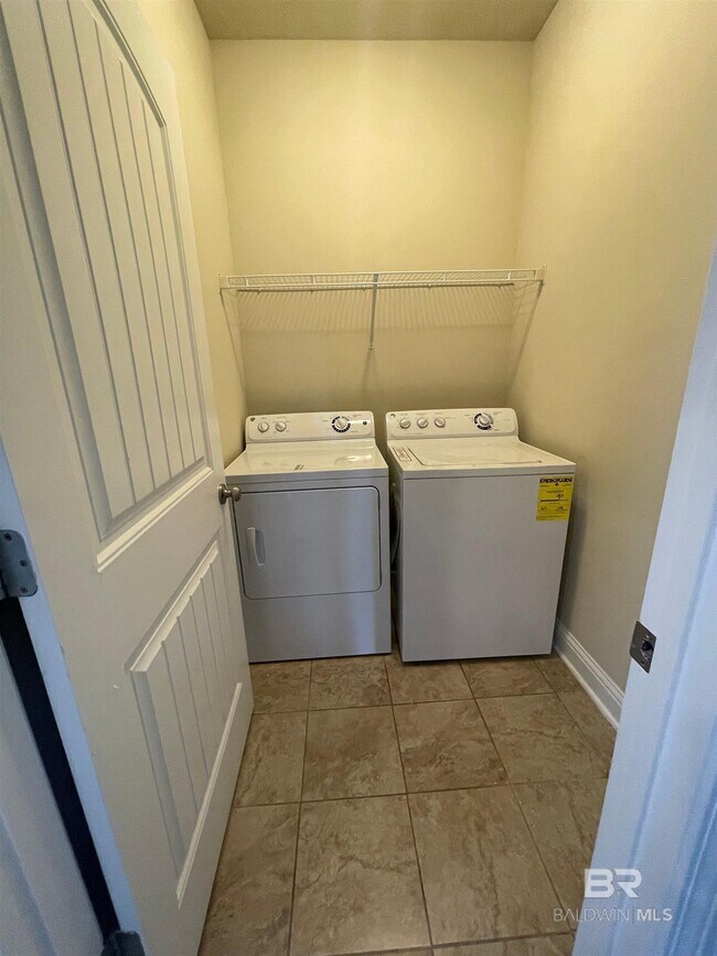 Building Photo - 9944 Cumbria Drive