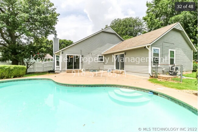 Building Photo - 3 Bed 2 Bath South Tulsa with Pool, Jenks Schools