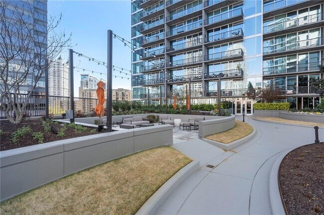 Building Photo - 1080 Peachtree St NE