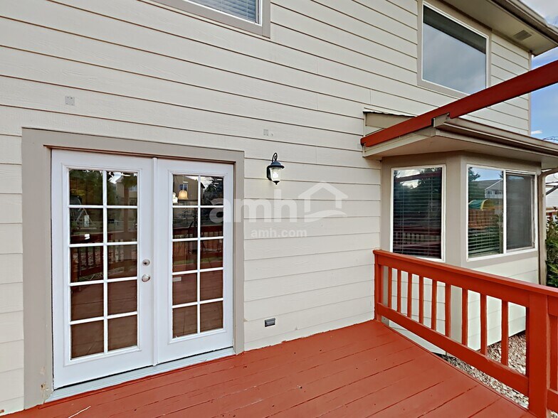 Building Photo - 950 Quarterhorse Trl