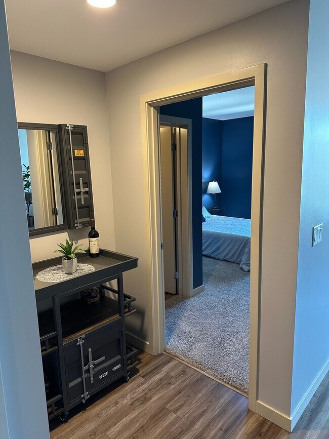 Building Photo - High End Condo Available