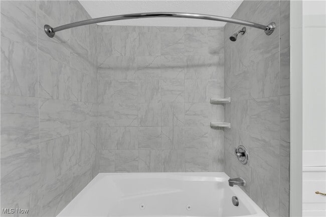 Building Photo - 961 Montford Rd