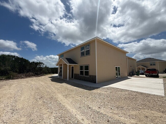 Building Photo - MAKAYLA DR - 1008/ 1010