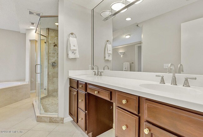 Building Photo - 2208 OCEAN S Dr