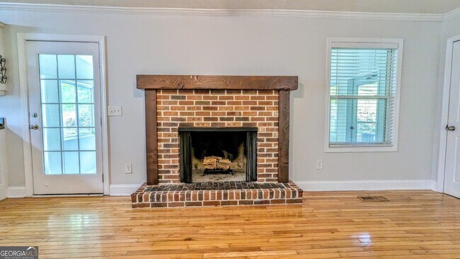 Building Photo - 2510 Cove Rd