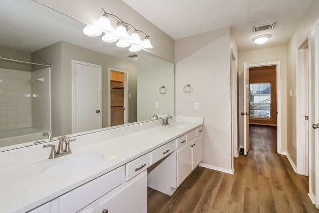 Building Photo - 8903 Westplace Dr