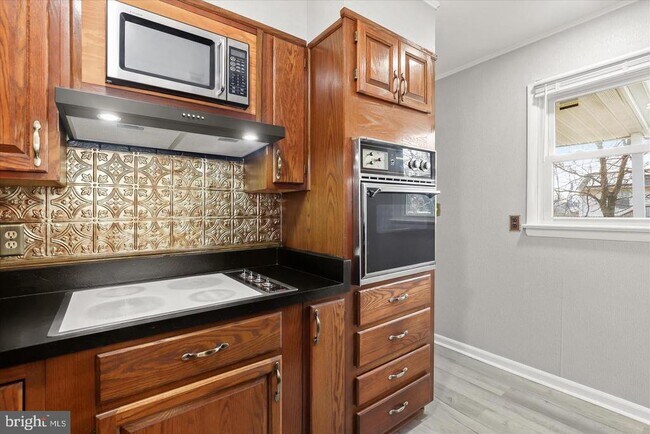 Building Photo - 517 Winters Ln