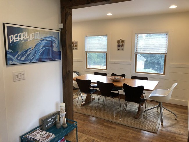 Building Photo - 30 Point Breeze Dr