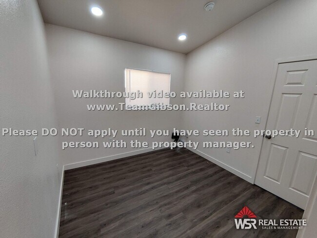 Building Photo - 1960 Summertree Dr