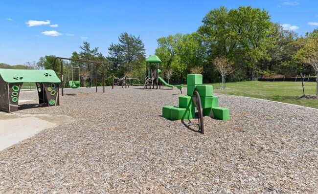 Building Photo - 3714 Chambray Dr