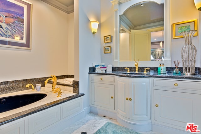 Building Photo - 817 Whittier Dr