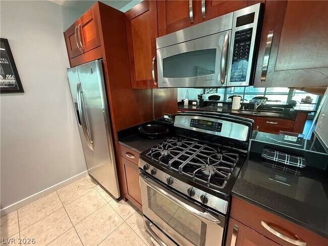 Building Photo - 4525 Dean Martin Dr