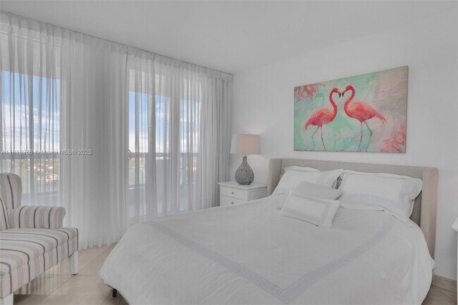 Building Photo - 1717 N Bayshore Dr