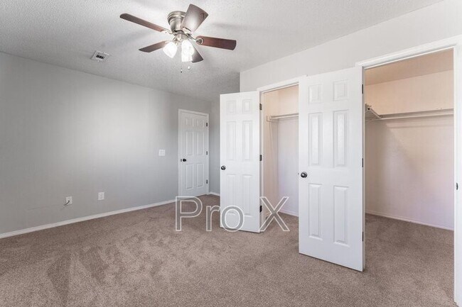 Building Photo - 3503 SW Victoria Pl