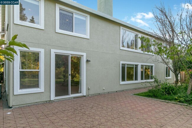 Building Photo - 732 Antiquity Dr