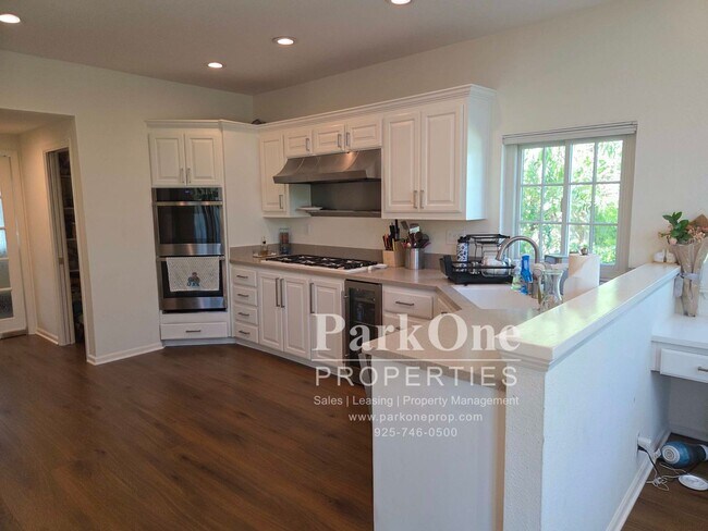 Building Photo - Amazing One of a Kind Home in the Heart of Danville with Pool & Views!