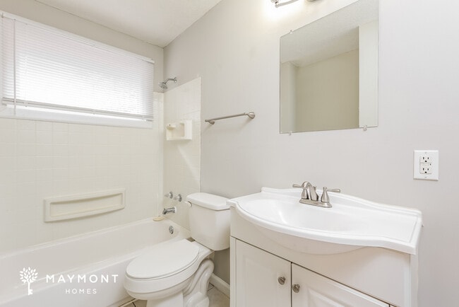 Building Photo - Beautiful 4-Bedroom Greenville Home