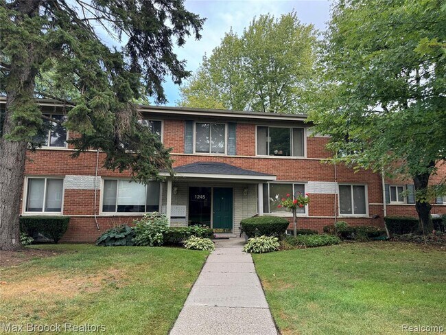 Building Photo - 1245 Derby Rd