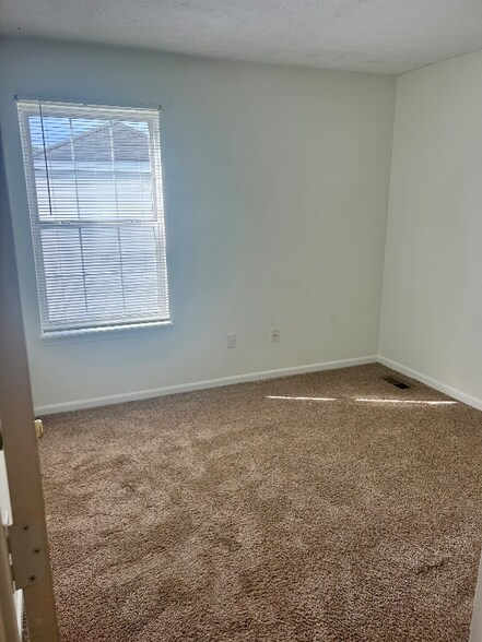 Building Photo - 10132 Lauren Pass