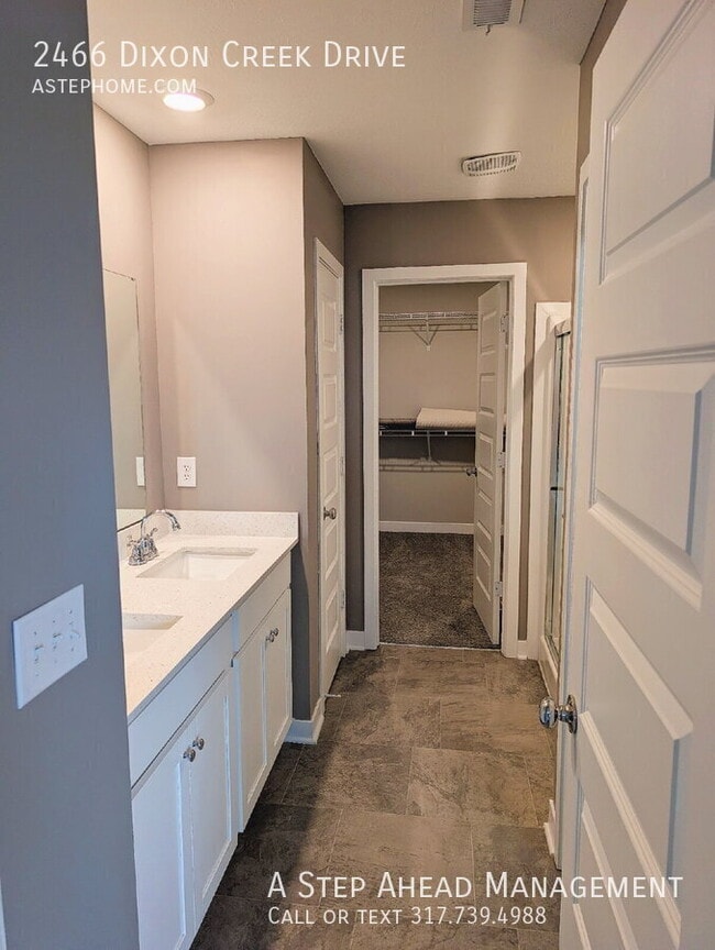 Building Photo - 2466 Dixon Crk Dr