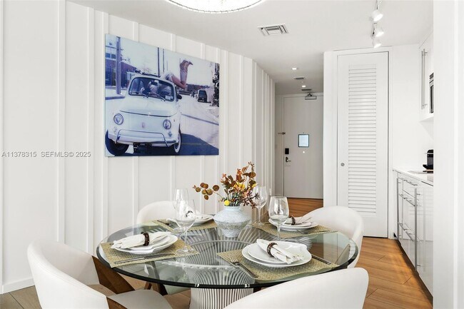 Building Photo - 2201 Collins Ave