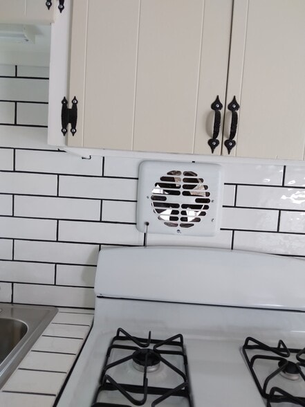 Building Photo - 3300 Portola Dr