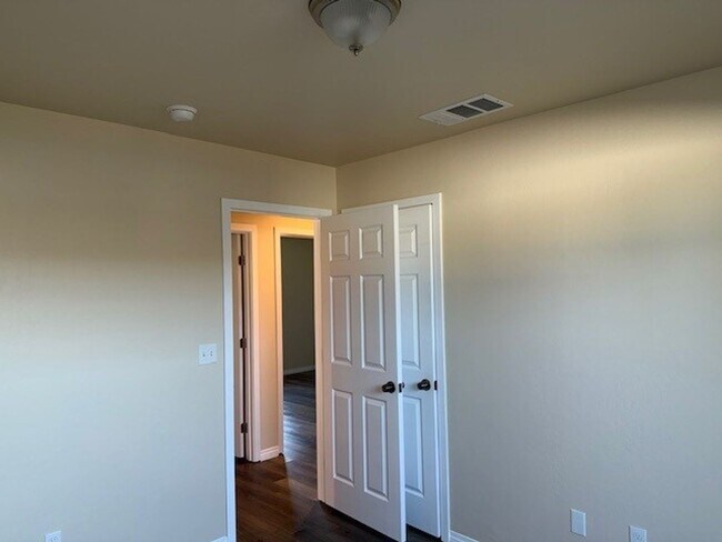 Building Photo - 221-223 Mariposa