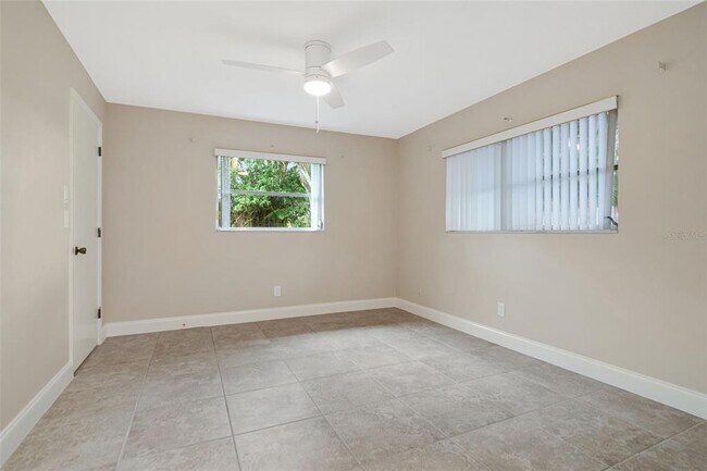 Building Photo - 2958 Dundee Dr
