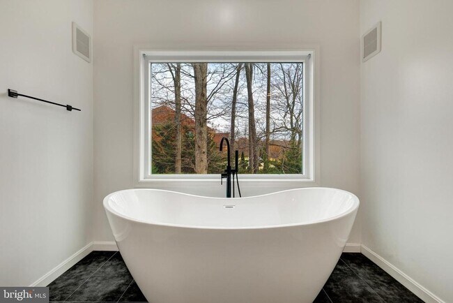 Building Photo - 1108 Bellview Rd