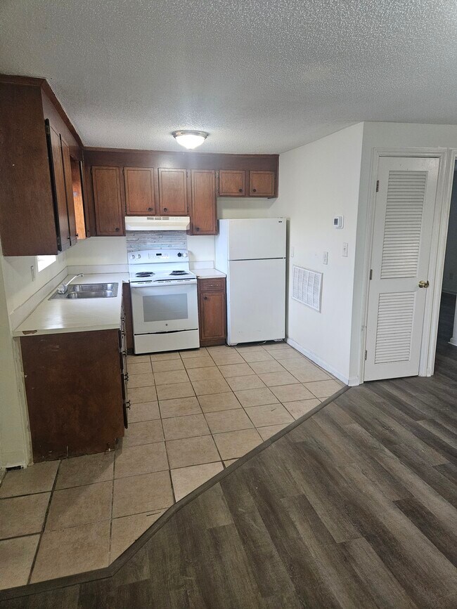 Primary Photo - 5309 Lewis Rd