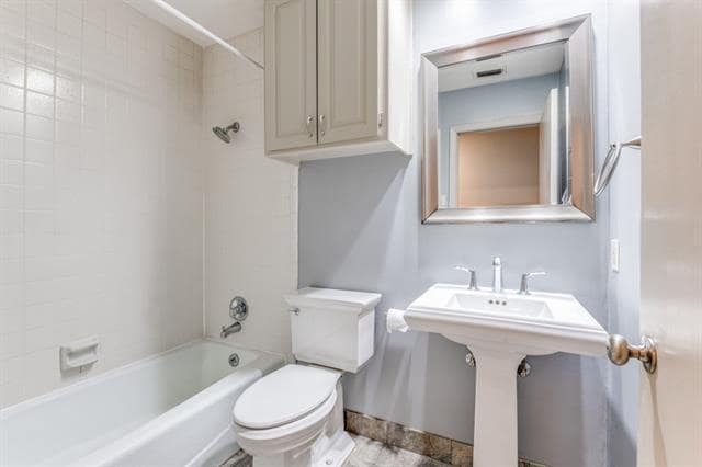 Building Photo - 5209 Old Shepard Pl