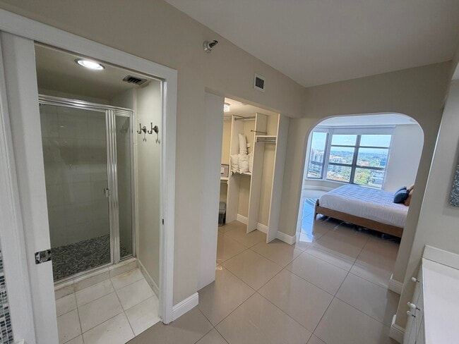 Building Photo - 3530 Mystic Pointe Dr