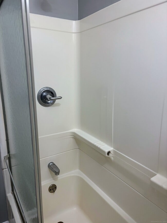 Building Photo - 88 E Main St