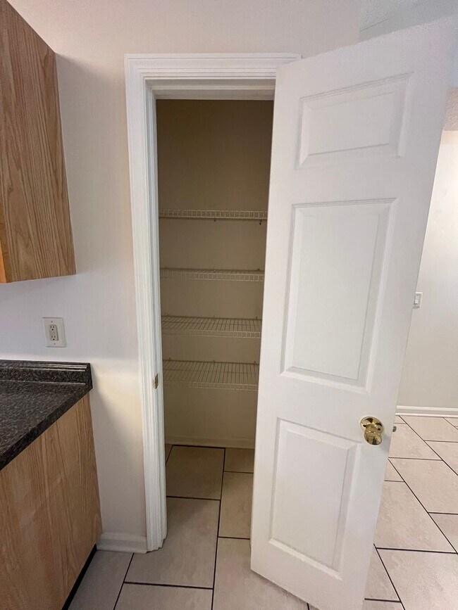 Building Photo - 441 AdmiralsWalk Dr