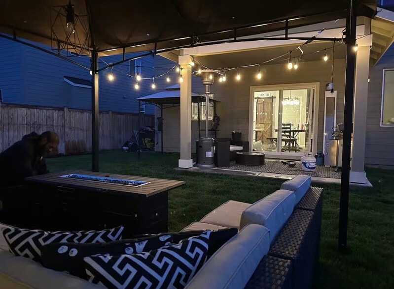 Building Photo - 16496 Pine Creek Dr