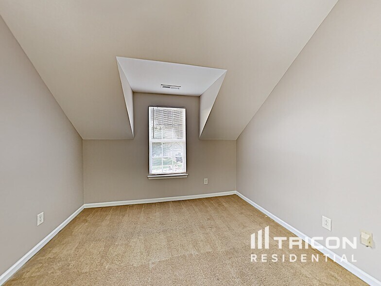 Building Photo - 522 Tansy Dr