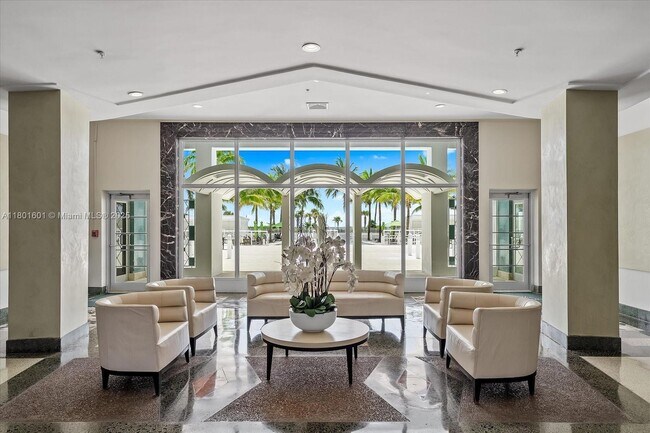 Building Photo - 4925 Collins Ave